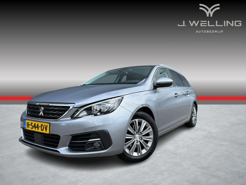 Peugeot 308 SW 1.2 PureTech Blue Lease Premium pano trekhaak, Gebruikt, 1199 cc, Leder en Stof, Origineel Nederlands