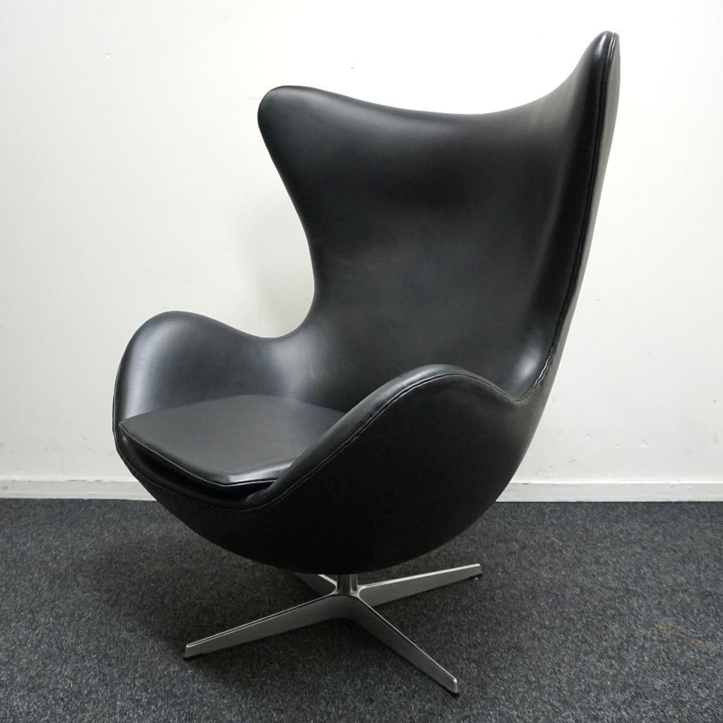 Fritz Hansen Egg Chair Fauteuil | Zwart Leer | Nieuwe stof, Gebruikt, -, -, 75 tot 100 cm