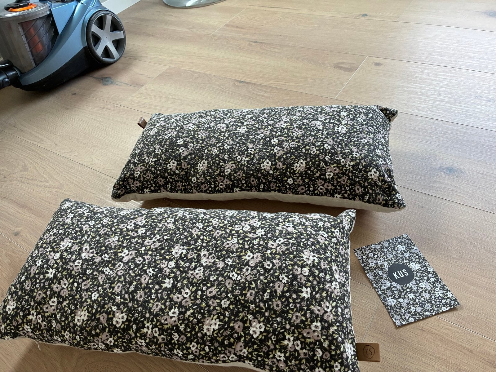 2 Zusss kussens in zeer goede staat, Zusss, Meerkleurig, Met print, Ophalen of Verzenden