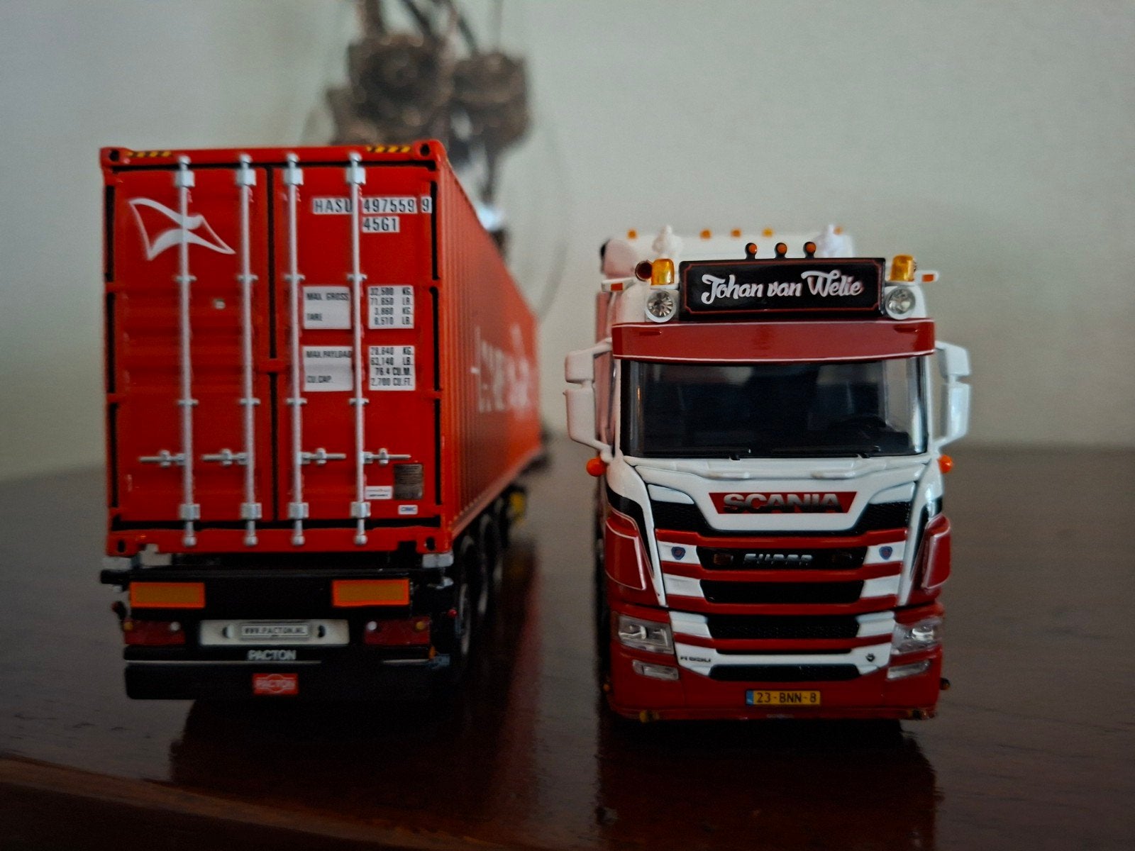 Wsi Scania van Johan van Welie, Hobby en Vrije tijd, Modelauto's | 1:50, Ophalen of Verzenden, Zo goed als nieuw, Bus of Vrachtwagen
