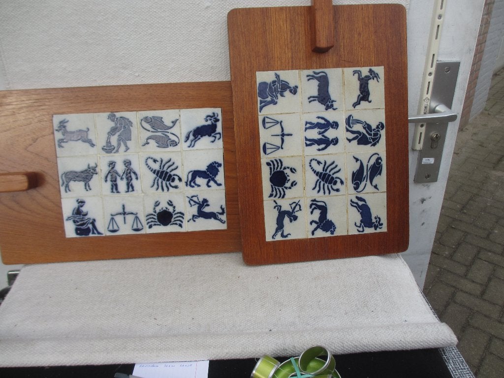 TWEE Vintage dierenriem serveerplanken sterrenbeelden, Hout, Ophalen of Verzenden, Meerkleurig, Overige typen