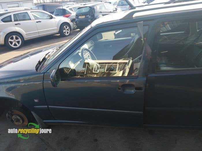 Portier 4Deurs links-voor van een Volvo V70 (412-21), Auto-onderdelen, Gebruikt, -, Deur, -