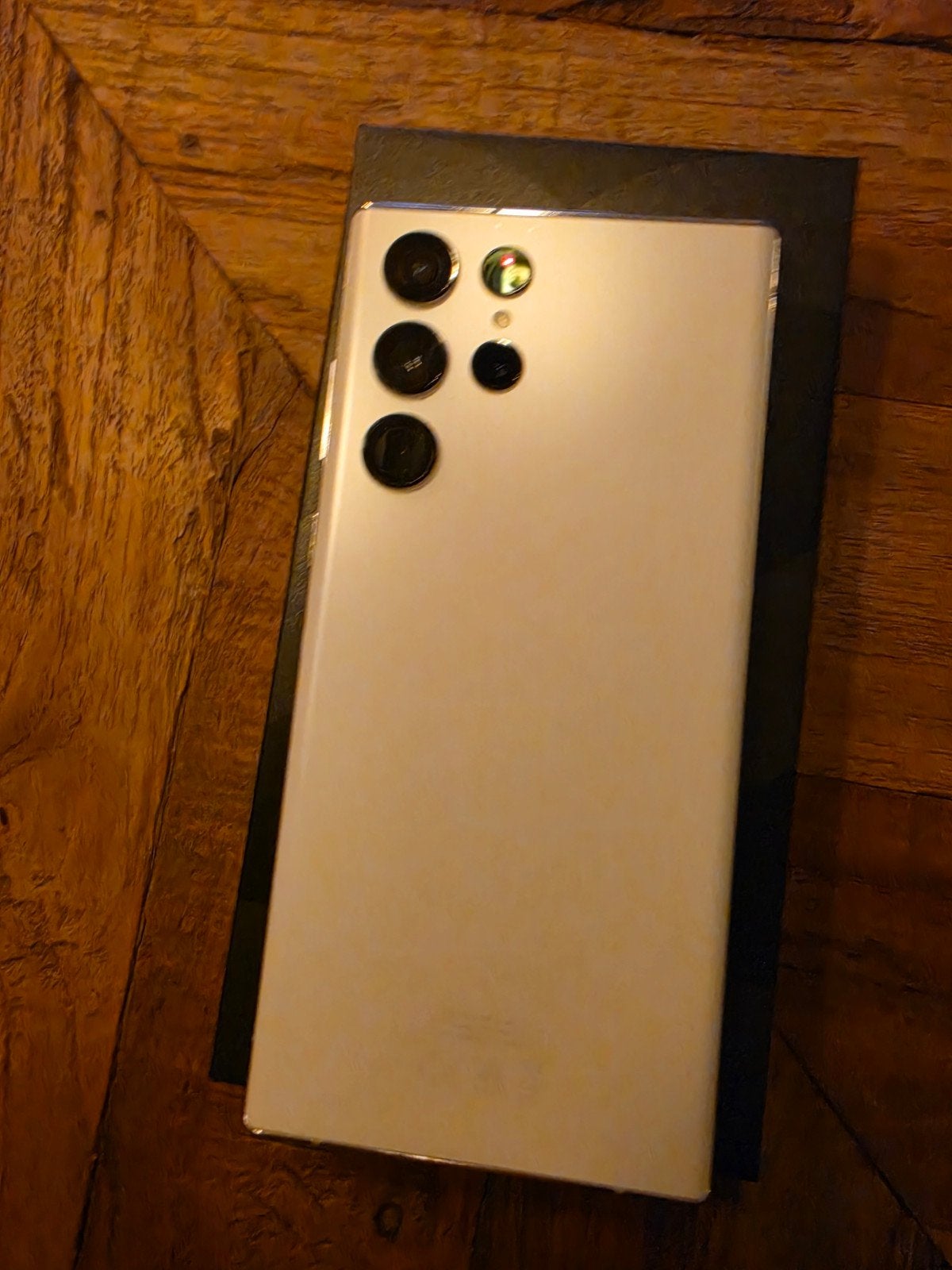 Foto 4 van Een zeer nette witte Samsung S 22 Ultra 512GB