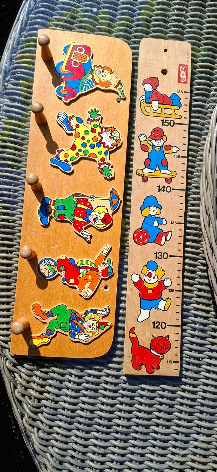 Vintage houten kinderkapstok en meetbord SIO design, Gebruikt, Ophalen of Verzenden, Minder dan 100 cm, Kinderkapstok