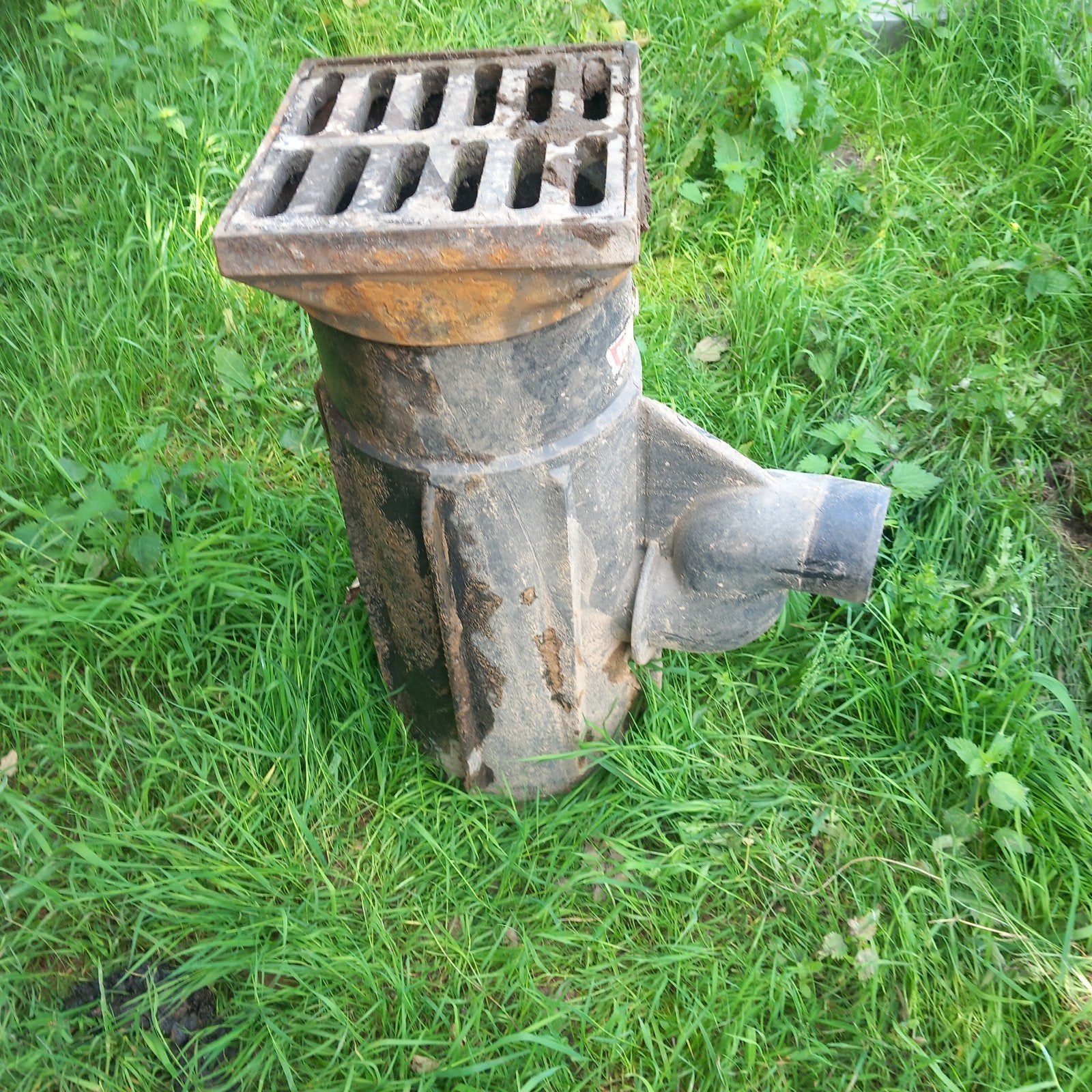 Straatkolk, kolk, put, afvoerput,, Ophalen, Gebruikt, Minder dan 2 meter, 80 mm of meer