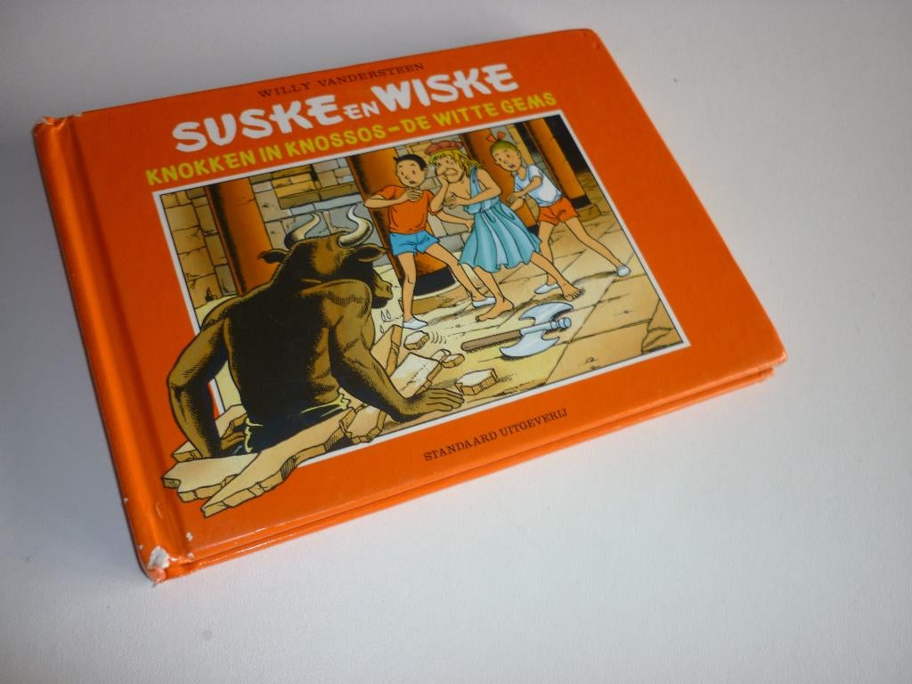Suske en Wiske: de Witte Gems / Knokken in Knossos, Boeken, Stripboeken, Eén stripboek, Ophalen of Verzenden, Gelezen