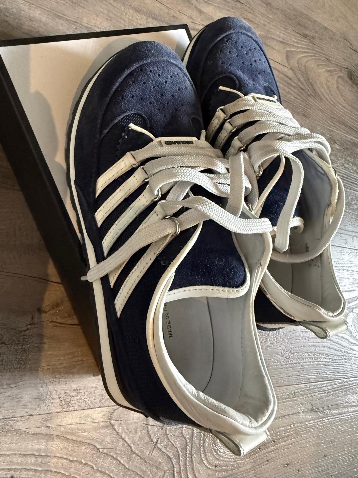 Dsquared2 sneakers - Zo goed als nieuw, Kleding | Heren, Schoenen, Ophalen of Verzenden, Zo goed als nieuw, Blauw, Sneakers of Gympen