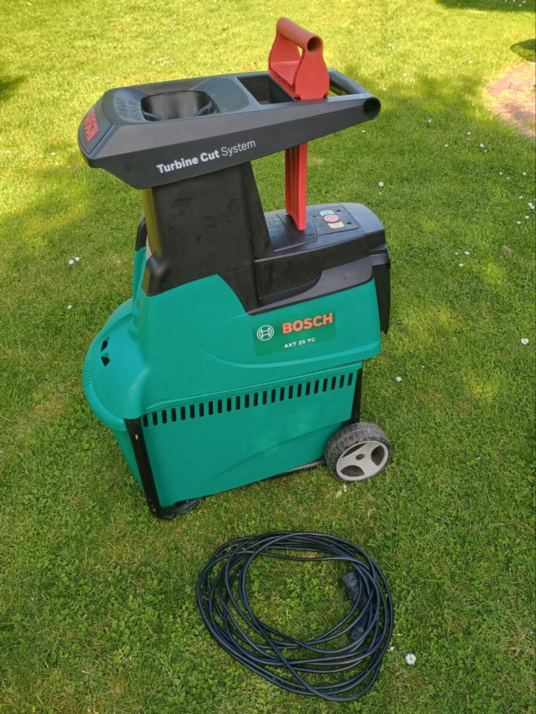 Bosch AXT 25 TC hakselaar / fluisterhakselaar met snoer, Tuin en Terras, Hakselaars, Ophalen, Gebruikt, Met opvangbak, Bosch