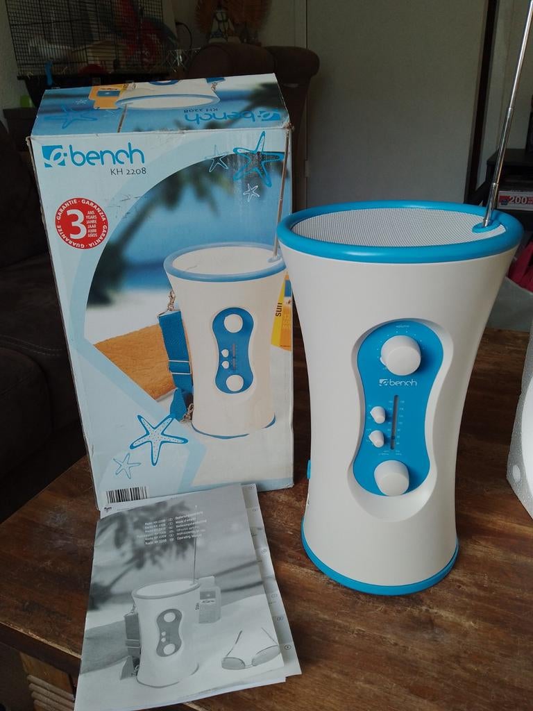 Draagbare Bench Radio voor Binnen & Buiten met Opbergruimte, Ophalen of Verzenden, Zo goed als nieuw, Radio