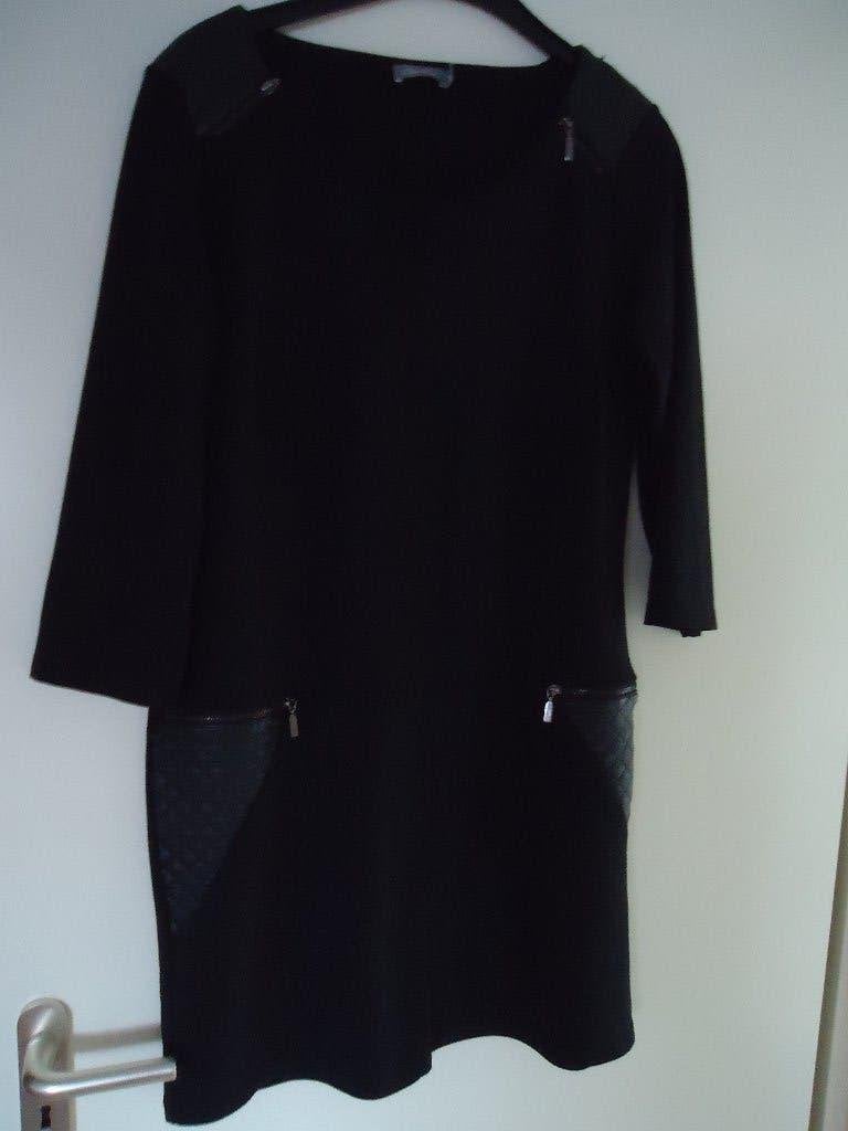 zwarte jurk met nepleren accenten - Geisha - maat L, Geisha, Zwart, Ophalen of Verzenden, Gedragen