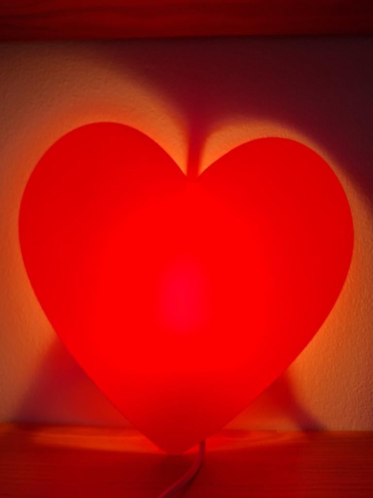 Ikea smila hjärta wandlamp, rode hartlamp, Huis en Inrichting, Lampen | Wandlampen, Ophalen of Verzenden, Zo goed als nieuw, Kunststof
