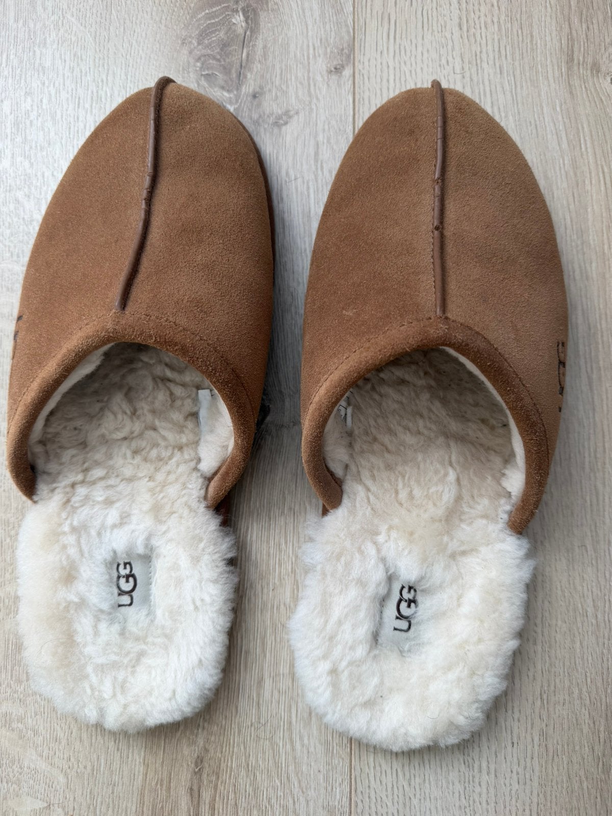 UGG pantoffels sloffen maat 44, Bruin, Ophalen of Verzenden, Pantoffels of Sloffen, Gedragen