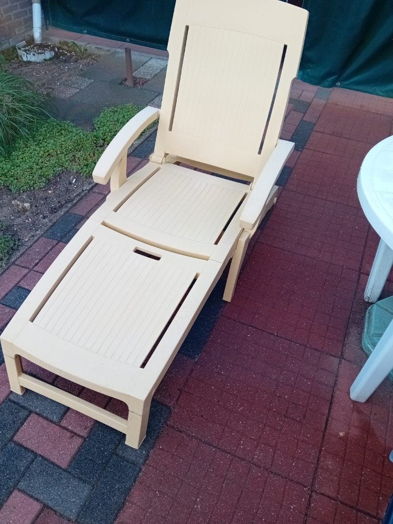 Kunststof ligbed, Tuin en Terras, Ligbedden, Ophalen, Gebruikt, Kunststof, Verstelbaar