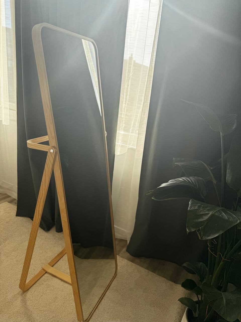 IKEA IKORNNES staande spiegel – 52x167 cm, Ophalen, Zo goed als nieuw, 150 tot 200 cm, Rechthoekig