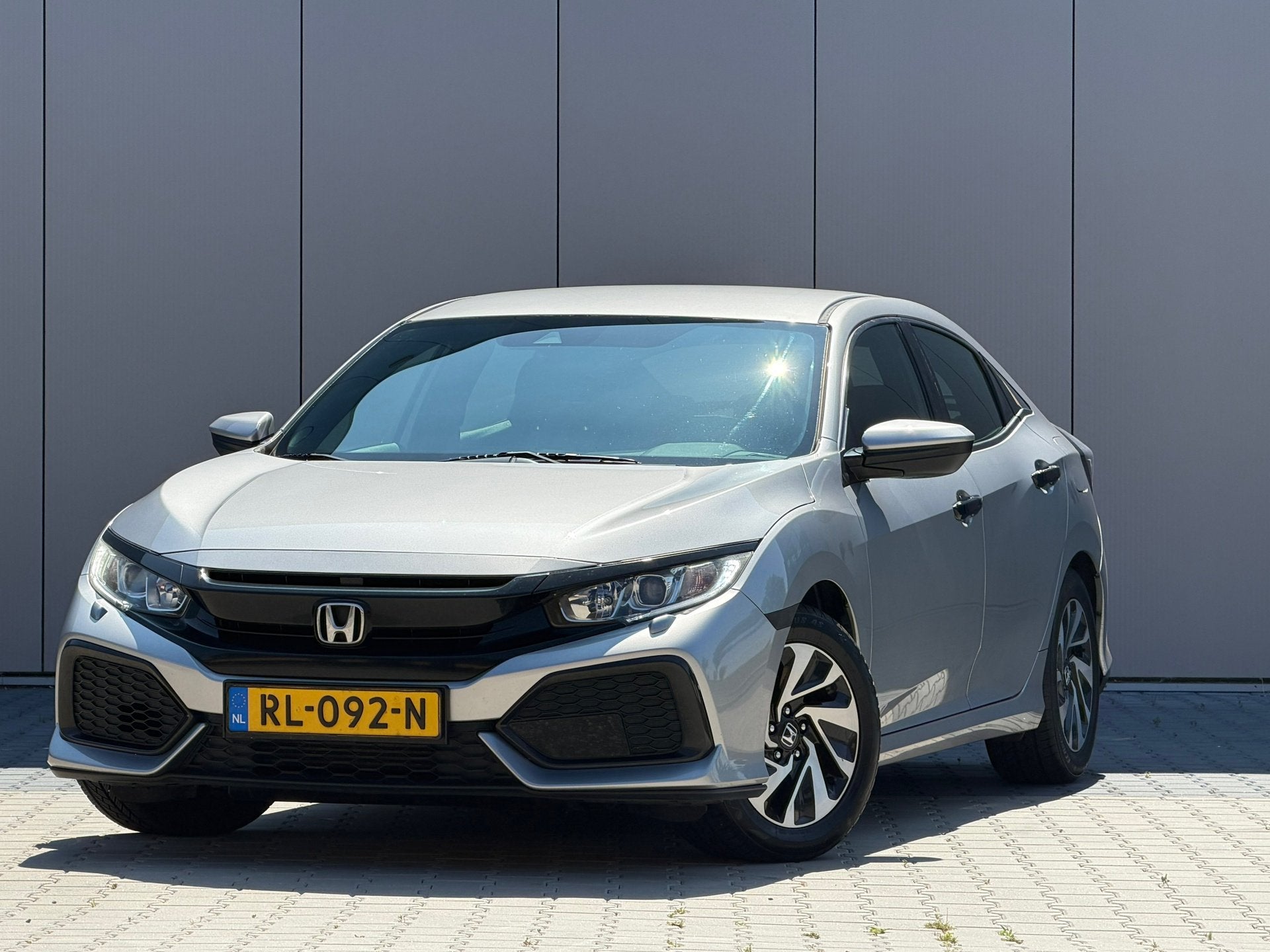 Honda Civic 1.0 i-VTEC Comfort | Lunar Silver Metallic | Spo, Stof, Gebruikt, Automatische klimaatregeling, 129 pk