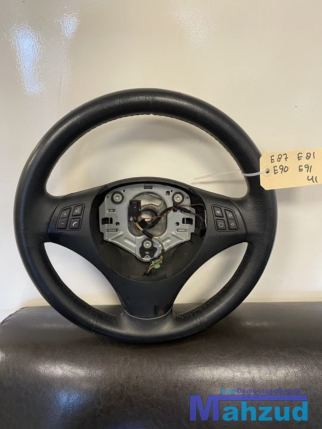 BMW 1 3 SERIE E87 E90 E91 E92 Stuurwiel stuur leer leder, Auto-onderdelen, Besturing, Petuelring 130
80788  Munich, DE, Gebruikt