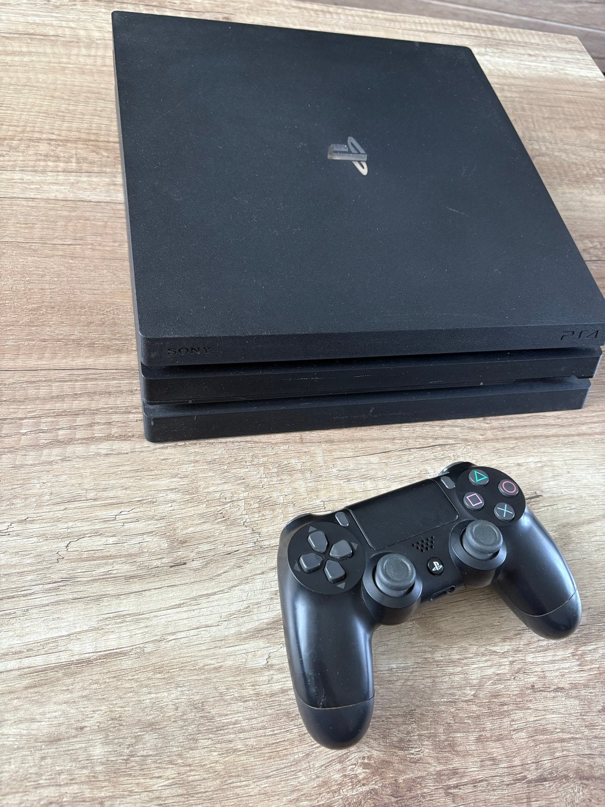 Playstation 4 (PRO) 1TB + Gratis controller, 1 speler, Ophalen of Verzenden, Gebruikt, Vanaf 3 jaar