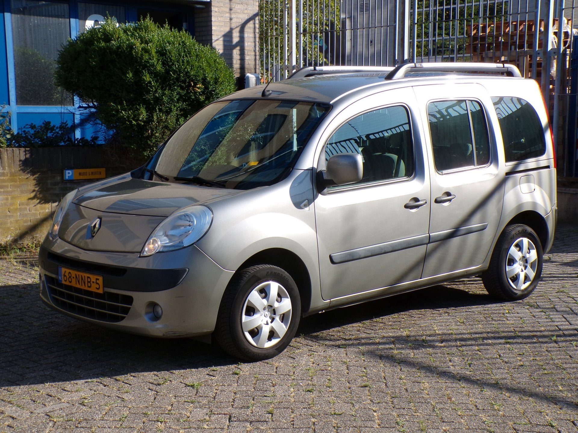 Renault Kangoo Family 1.6-16V Expression, Auto's, 1373 kg, Gebruikt, 4 cilinders, Origineel Nederlands