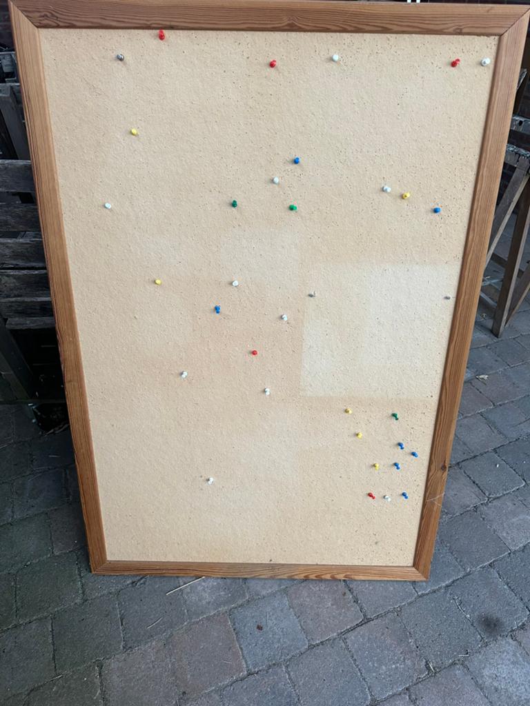 Prikbord zelf gemaakt 84x122 cm, Ophalen, Gebruikt, Prikbord