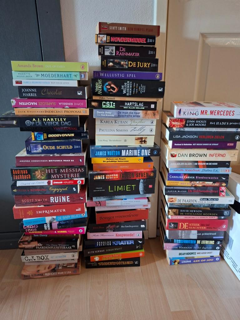 Grote partij boeken met diverse titels, Boeken, Ophalen, Gelezen, Overige onderwerpen