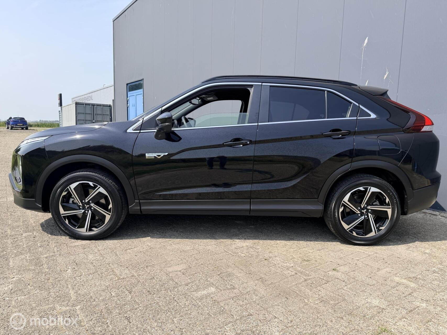 Mitsubishi Eclipse Cross 2.4 PHEV Intense+ trekhaak|parkeerc, Automaat, Euro 6, 4 cilinders, Zwart