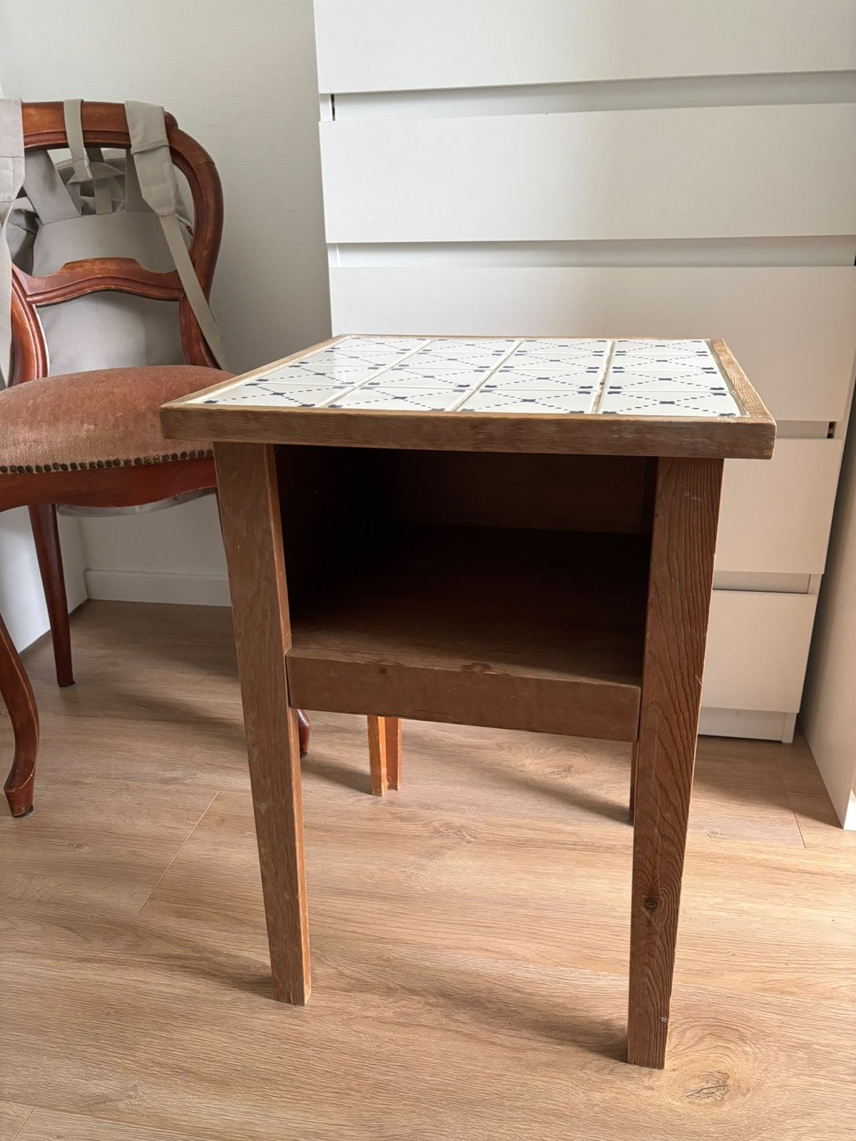 Vintage bijzettafel met tegeltjesblad, Ophalen