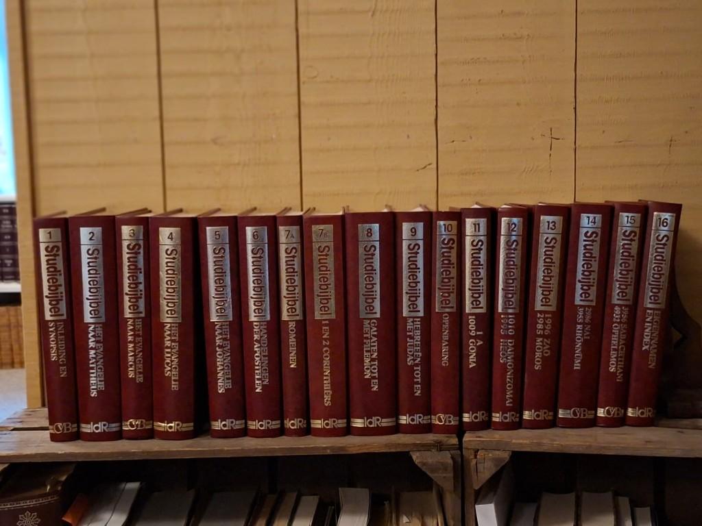 Studiebijbel in 17 delen NT (compleet), Boeken, Ophalen, Zo goed als nieuw, Bette & v.d. Brink