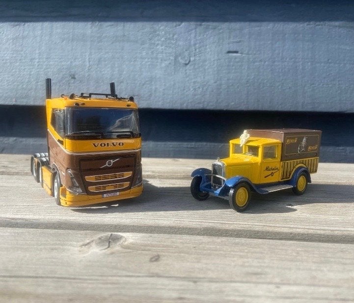 WSI Models Volvo Gvt Vrachtwagen met Michelin Bus, Ophalen of Verzenden, Gebruikt