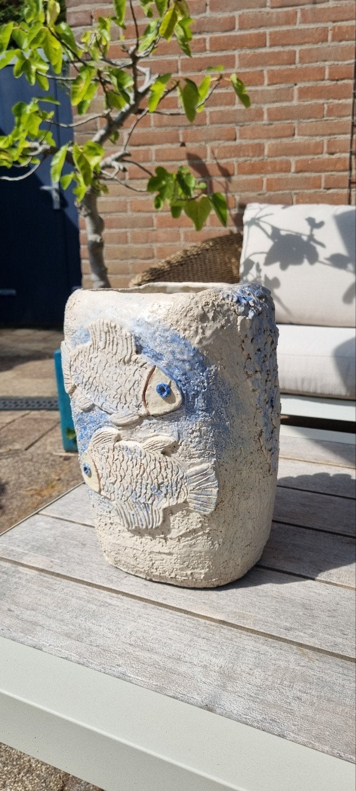 Unieke handgemaakte bloempot met reliëf, gesigneerd., Ophalen, Gebruikt, Vierkant, Balkon