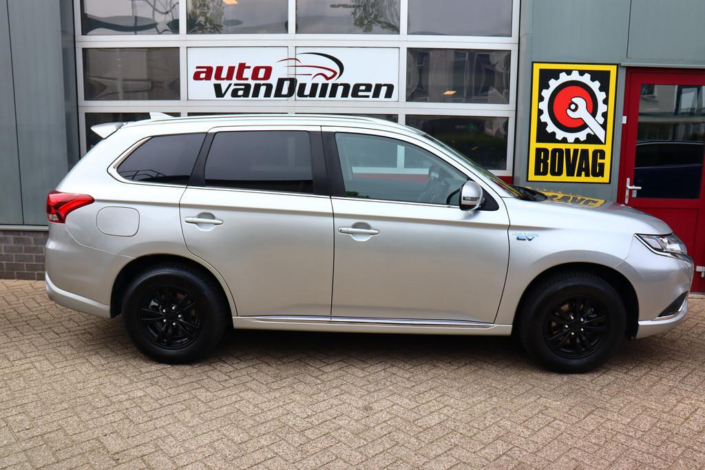 Mitsubishi Outlander 2.4 PHEV Pure O.a: Haak, PDC, Camera, K, Automaat, Stof, 4 cilinders, 120 €/maand