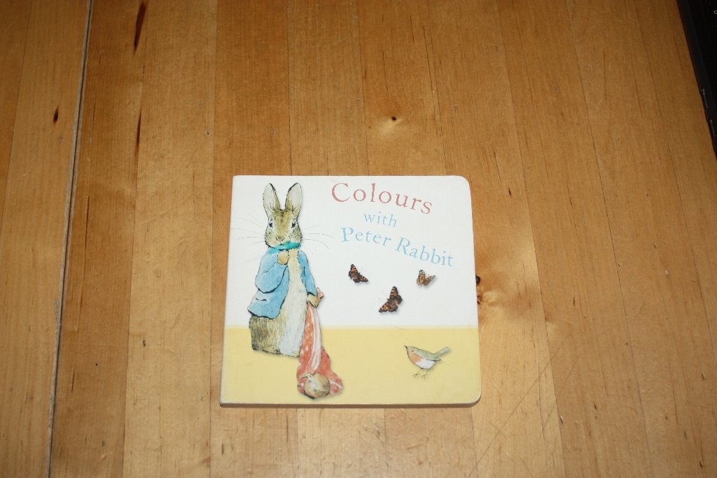Colours with Peter Rabbit, kartonboekje, Ophalen of Verzenden, Gelezen, Beatrix Potter, 1 tot 2 jaar