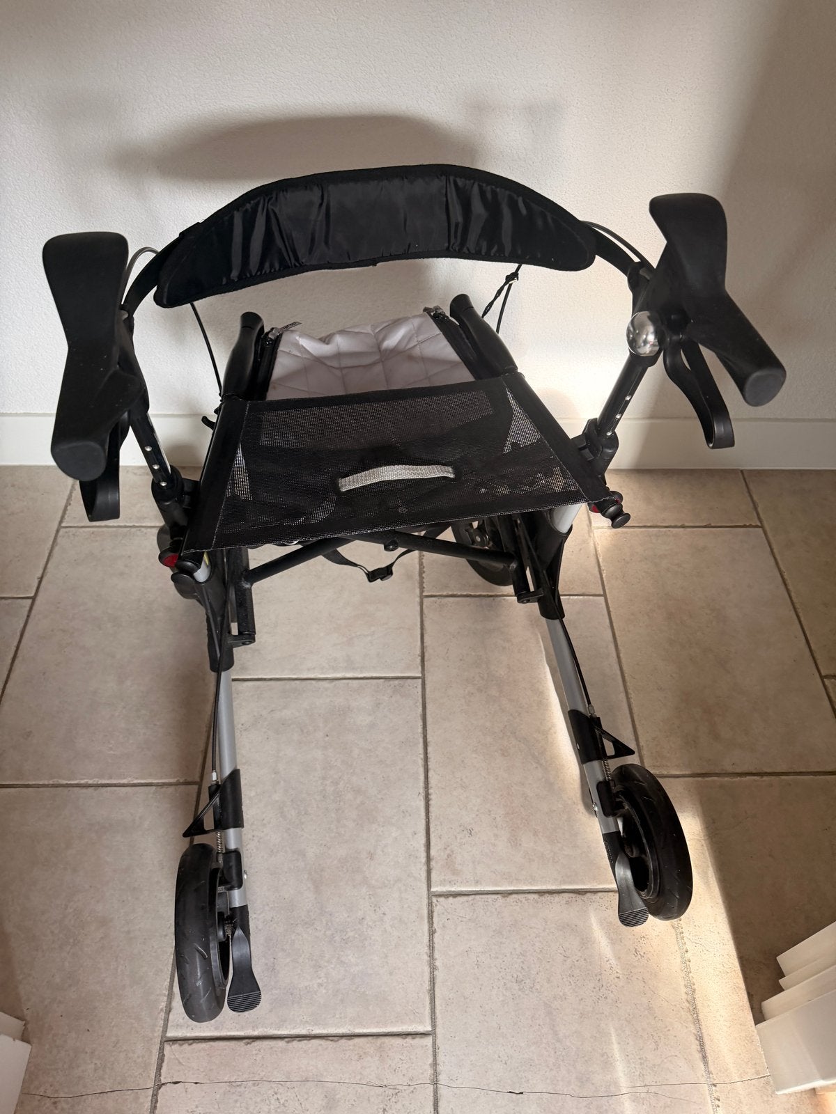 Fijne Topro troja rollator met gebruiksaanwijzing, Ophalen, Gebruikt