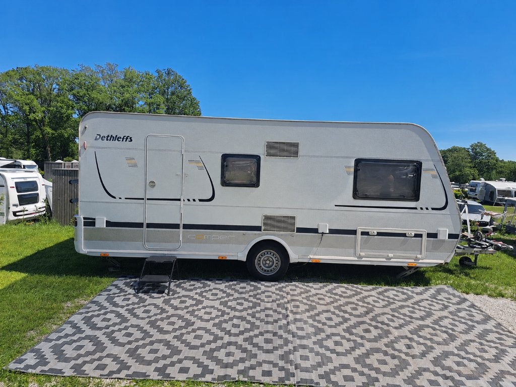 Caravan Dethleffs camper 2012 stapelbed, 2 voortenten etc, Schokbreker, 7 tot 8 meter, Treinzit, Particulier
