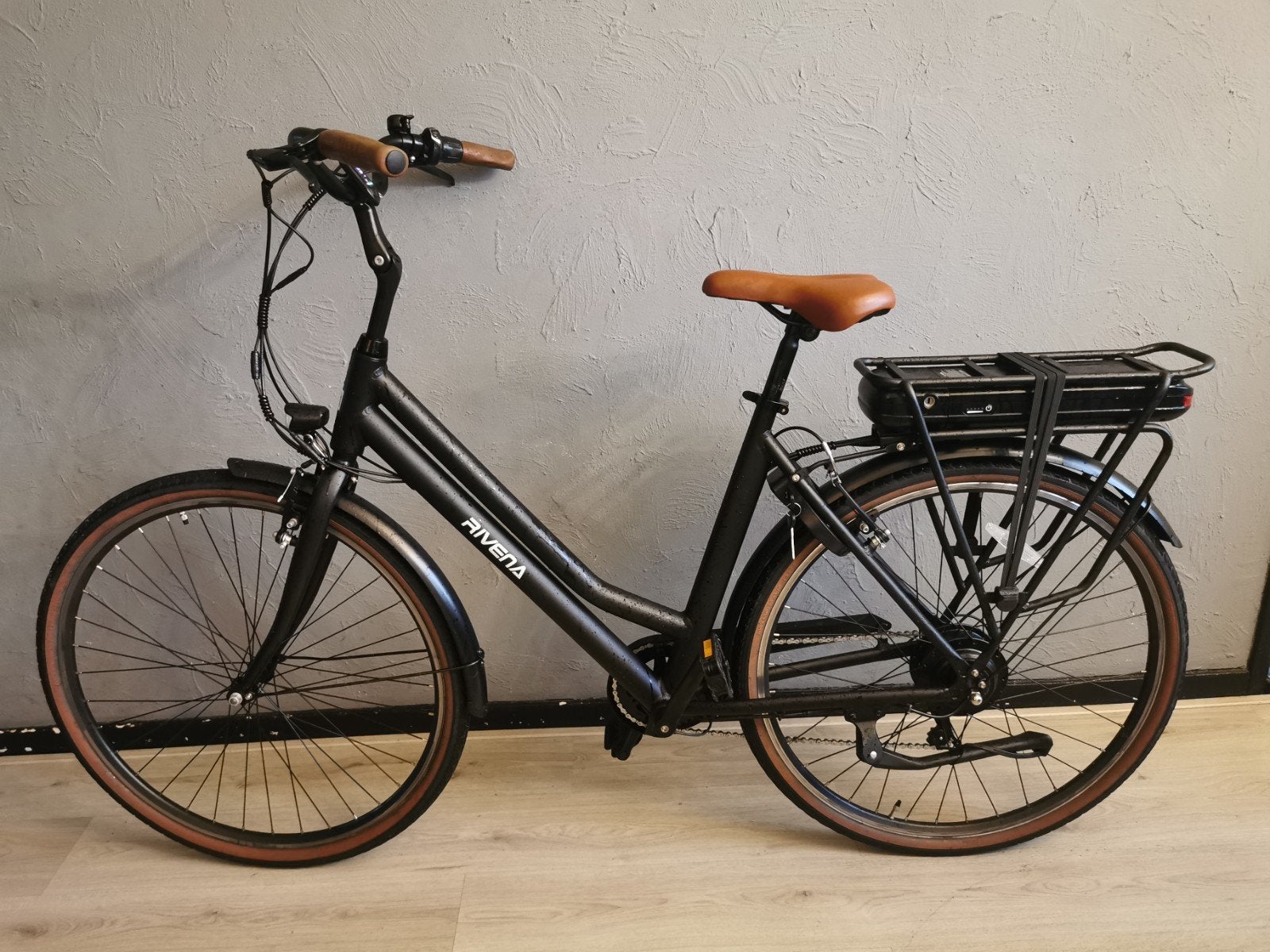 electrische damesfiets rivena, Ophalen of Verzenden, Zo goed als nieuw, Overige merken