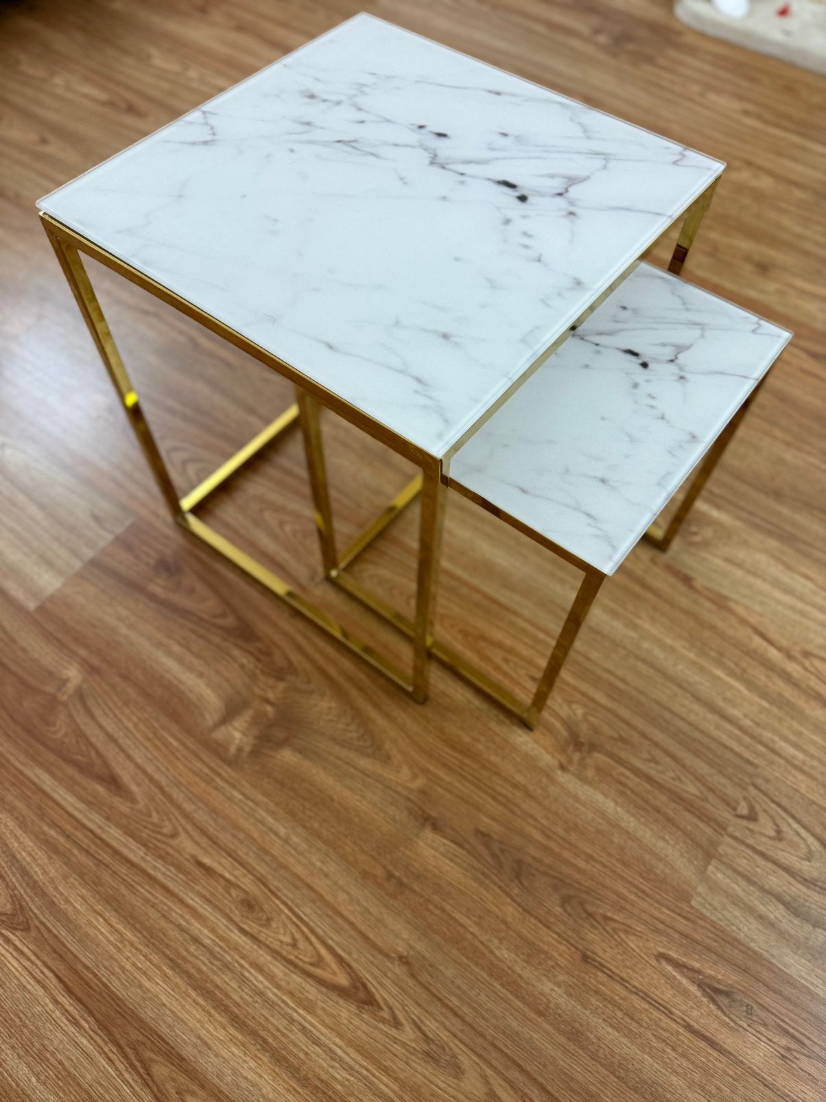 Set van 2 Bijzettafels - Marmerlook met Goudkleurige Frame, Ophalen, Zo goed als nieuw