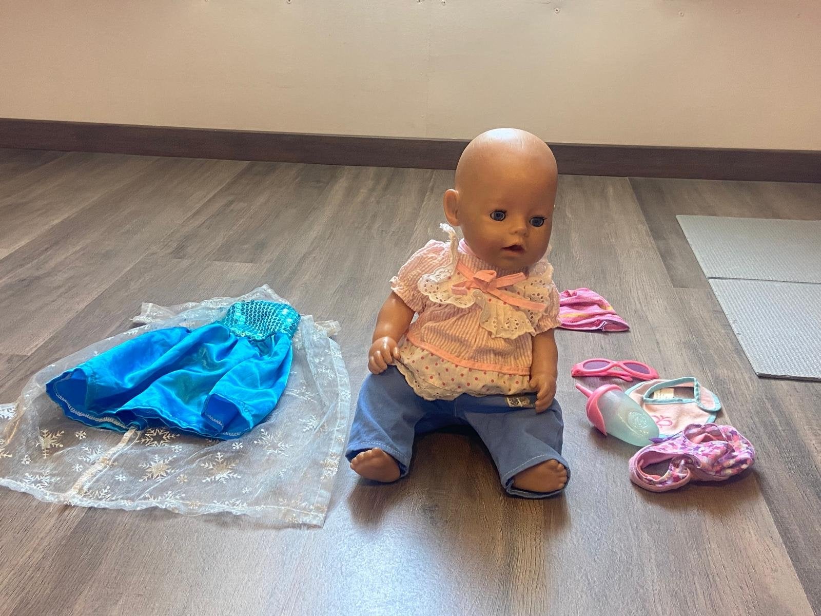 Baby Born pop met accessoires en extra kleding, Ophalen, Gebruikt, Babypop