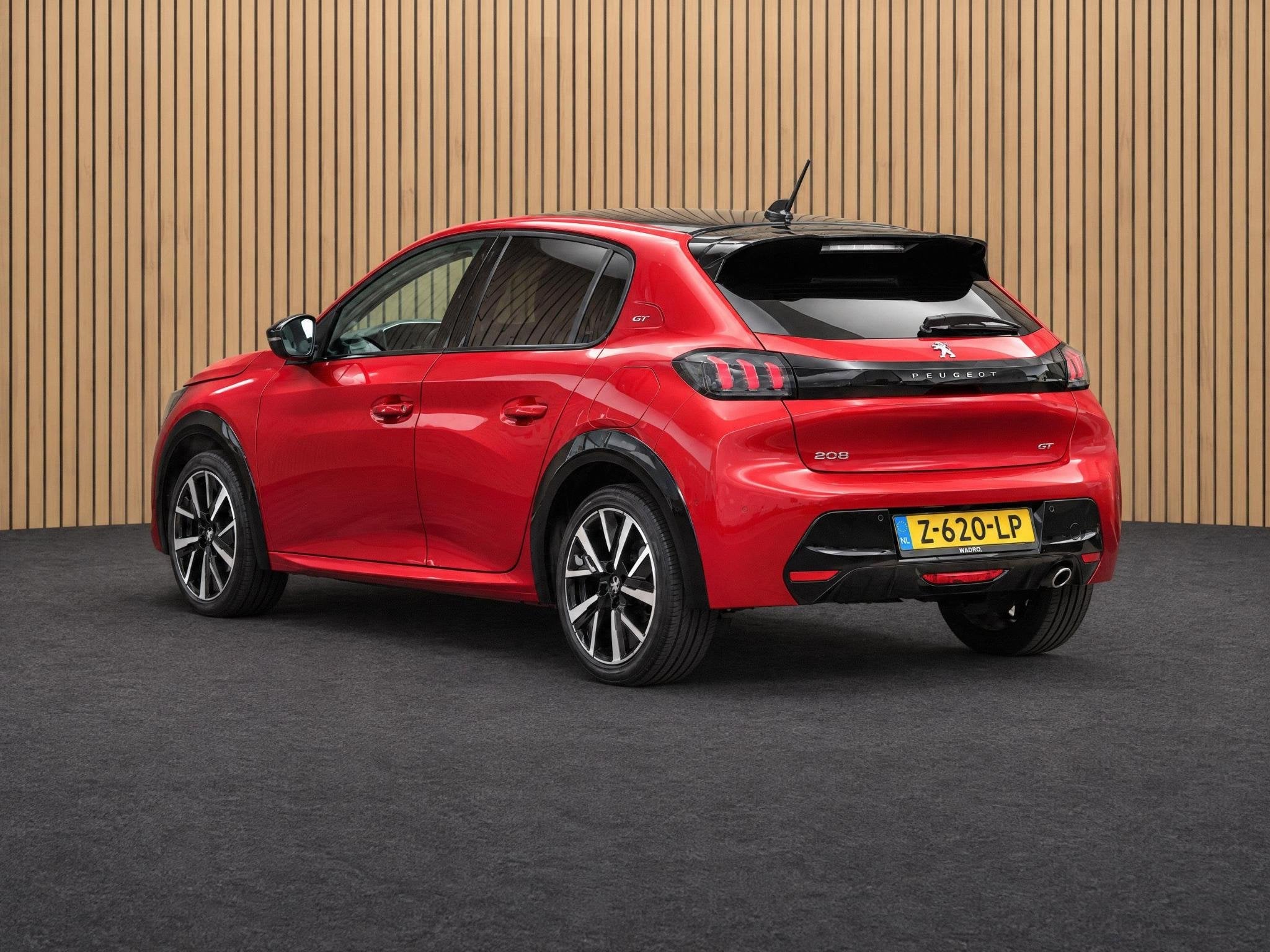 Peugeot 208 1.2 PureTech GT Pack | Stoel verwarming / Suede, 12 maanden, 101 pk, Gebruikt, Euro 6