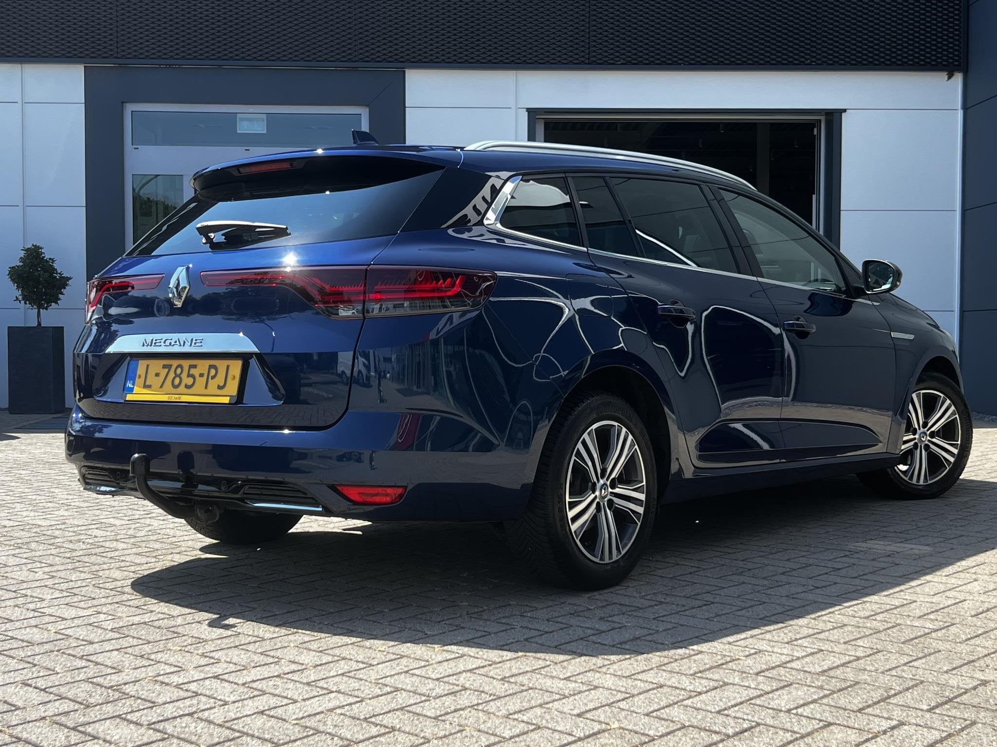 Renault Mégane Estate 1.3 TCe Intens | Trekhaak | Navigatie, Auto's, Renault, Stof, Gebruikt, 4 cilinders, Met garantie (alle)