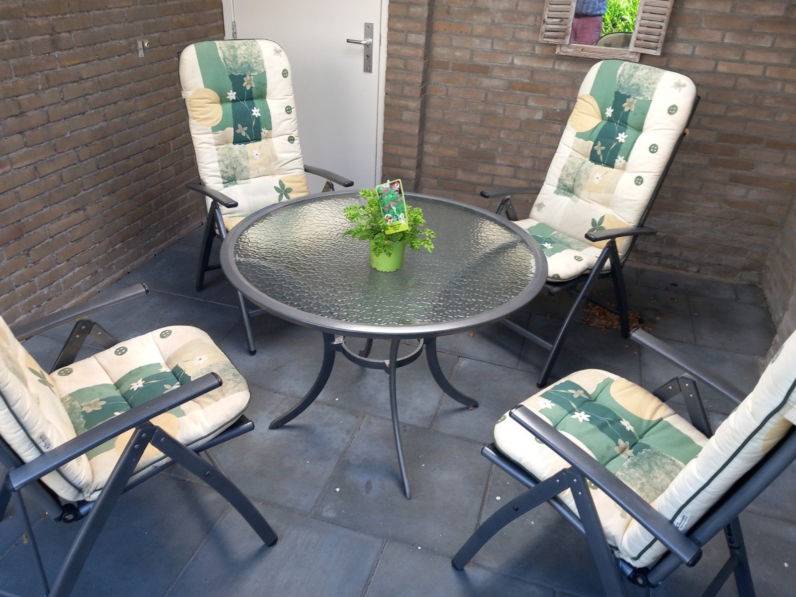 Tuinset: 4 verst. alu stoelen met kussens,tafel, opbergbox, Ophalen, 4 zitplaatsen, Aluminium, Zo goed als nieuw