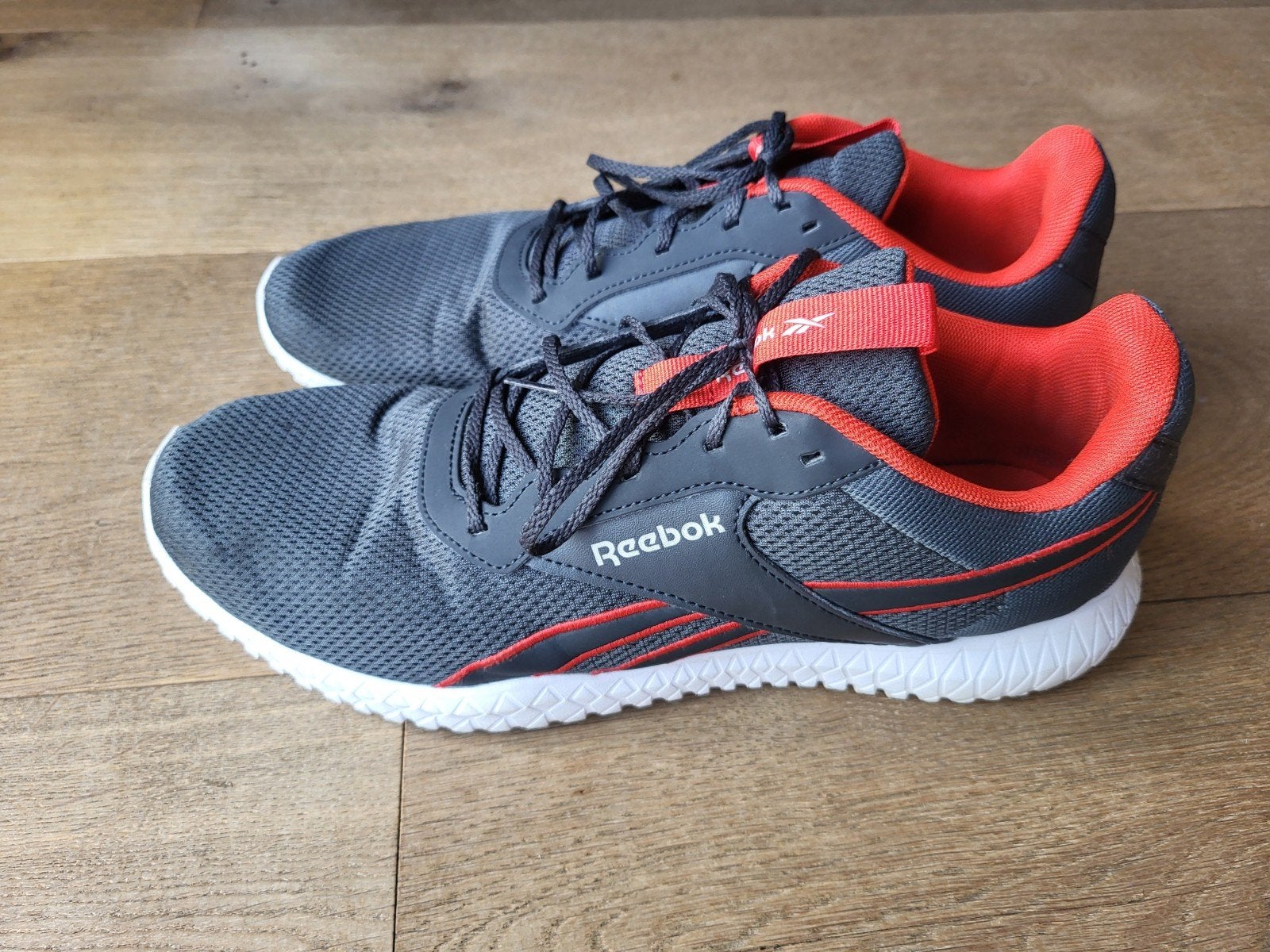 Lichte sportschoenen van Reebok, zo goed als nieuw, Sport en Fitness, Loopsport en Atletiek, Ophalen of Verzenden, Zo goed als nieuw