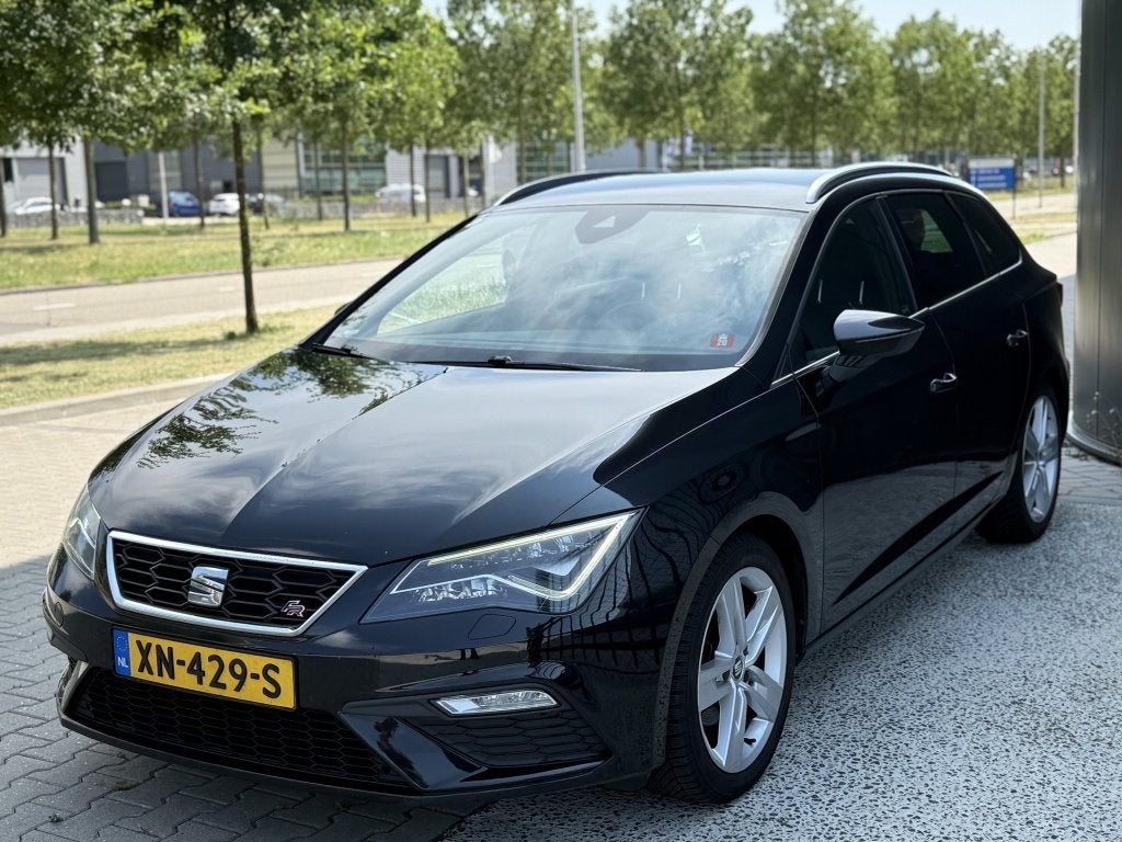 Seat Leon ST 1.5 TSI FR XENON | LANE | CRUISE | ELEK PAKKET, Auto's, Automaat, 4 cilinders, Leon, Zwart