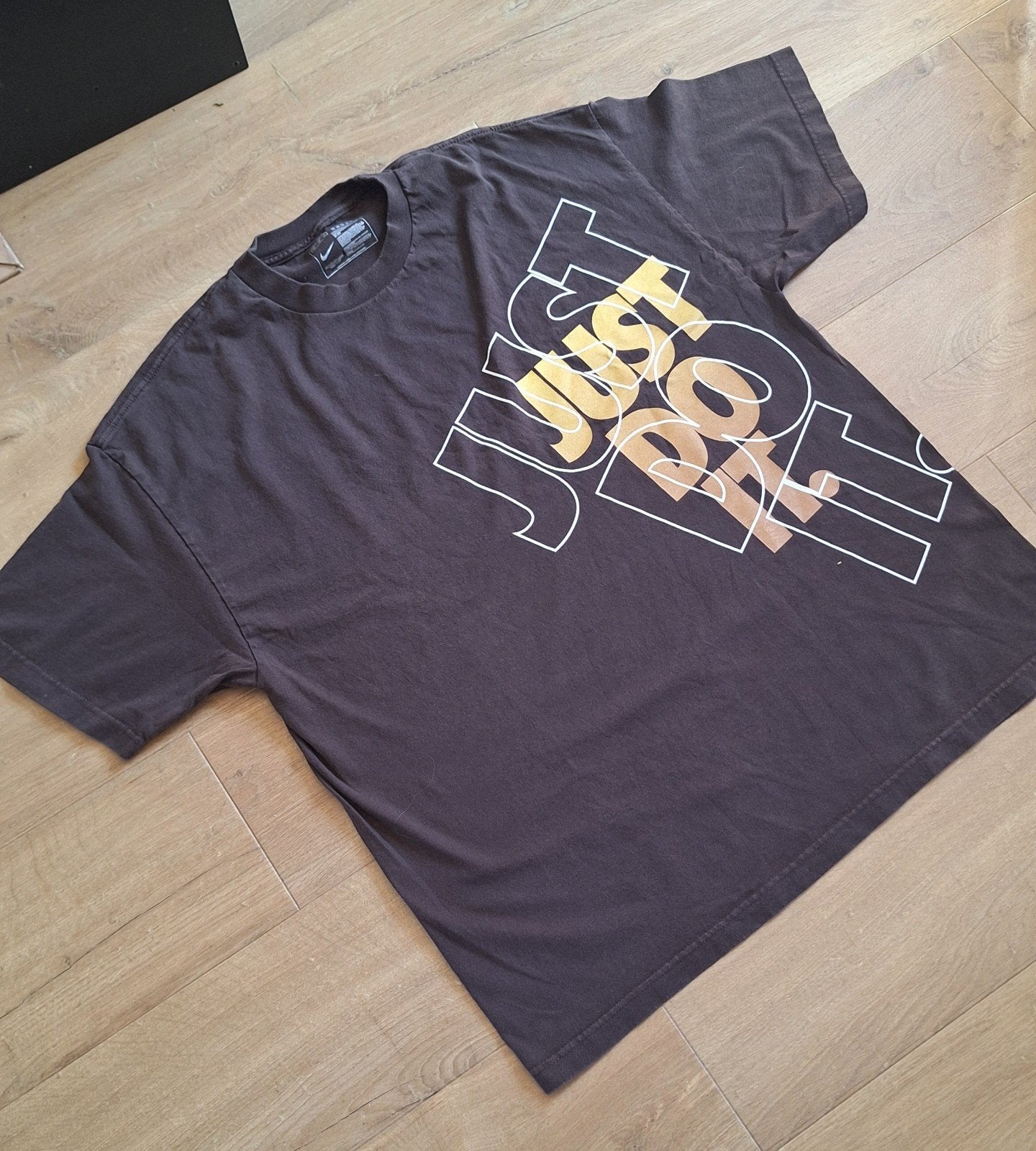 Nike 'Just Do It' T-shirt - Bruin/Oranje, Bruin, Nike, Overige maten, Ophalen of Verzenden