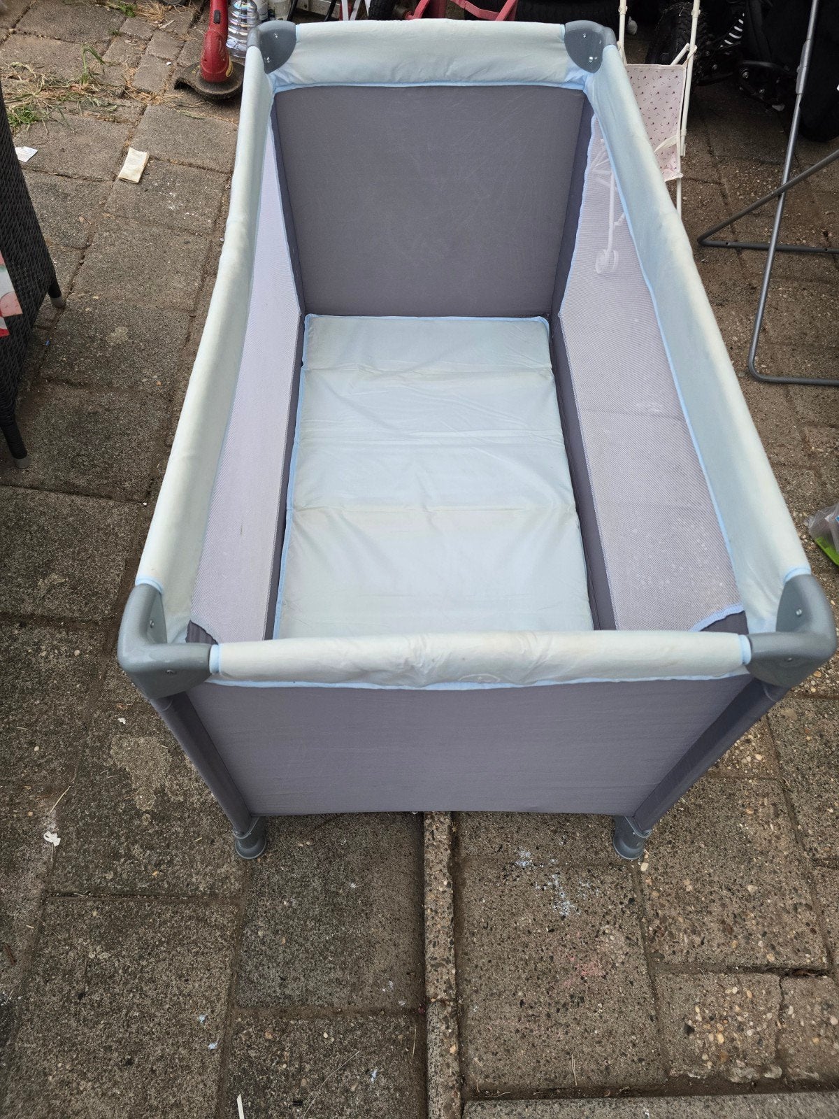 Campingbedje 125x65 cm - Ideaal voor op reis, Kinderen en Baby's, Babywiegjes en Ledikanten, Ophalen of Verzenden, Gebruikt, Reisbedje