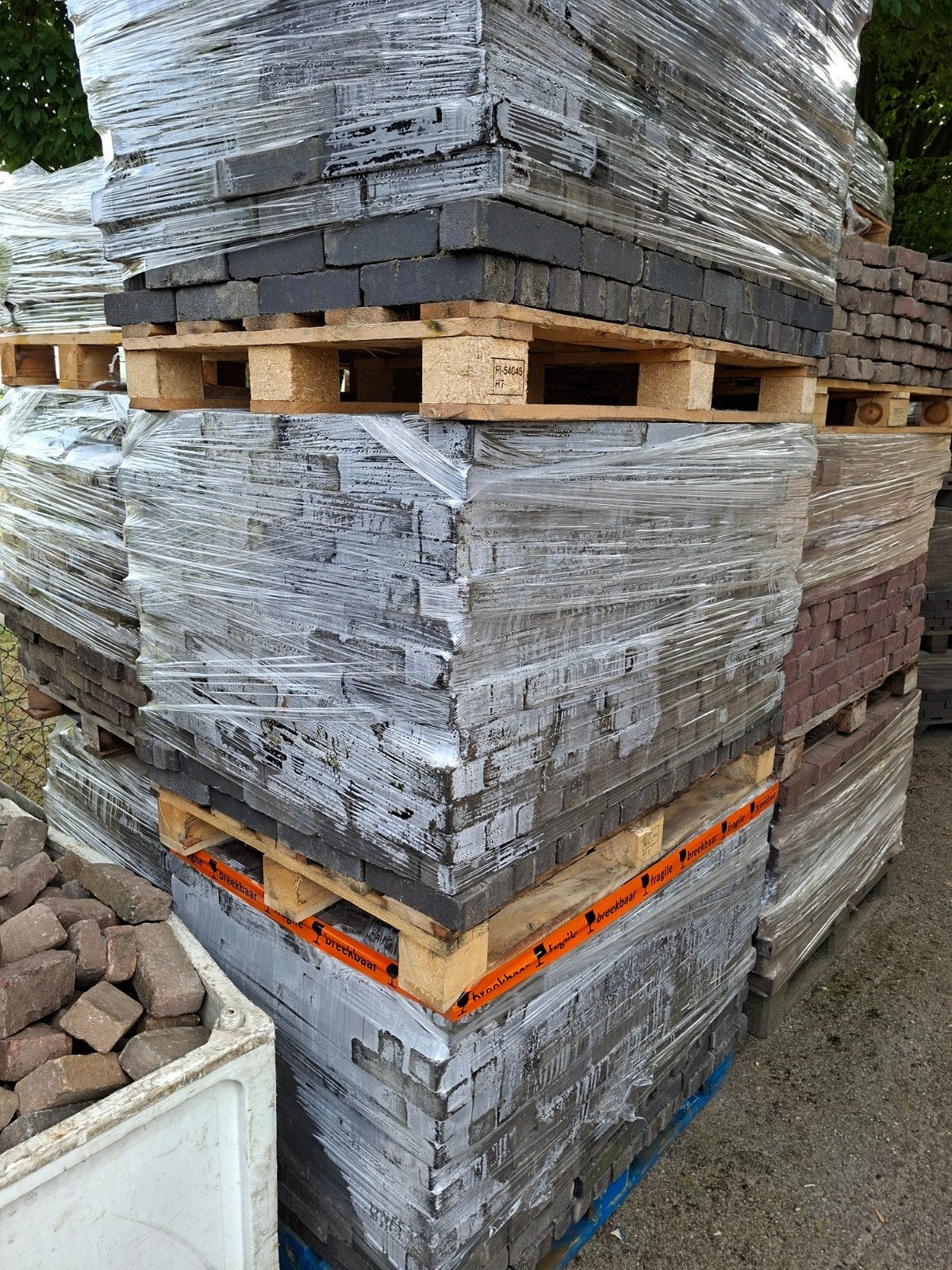 Mooie gebakken waaltjes antraciet op pallets 37m2, Tuin en Terras, Tegels en Klinkers, Ophalen, Gebruikt, Keramiek, Klinkers