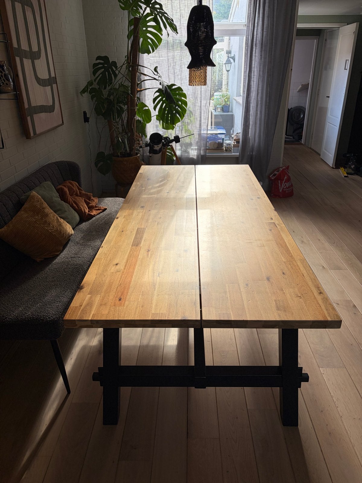 IKEA SKOGSTA eettafel, acacia/zwart, 235x100 cm, Ophalen, Gebruikt, 100 tot 150 cm, 200 cm of meer