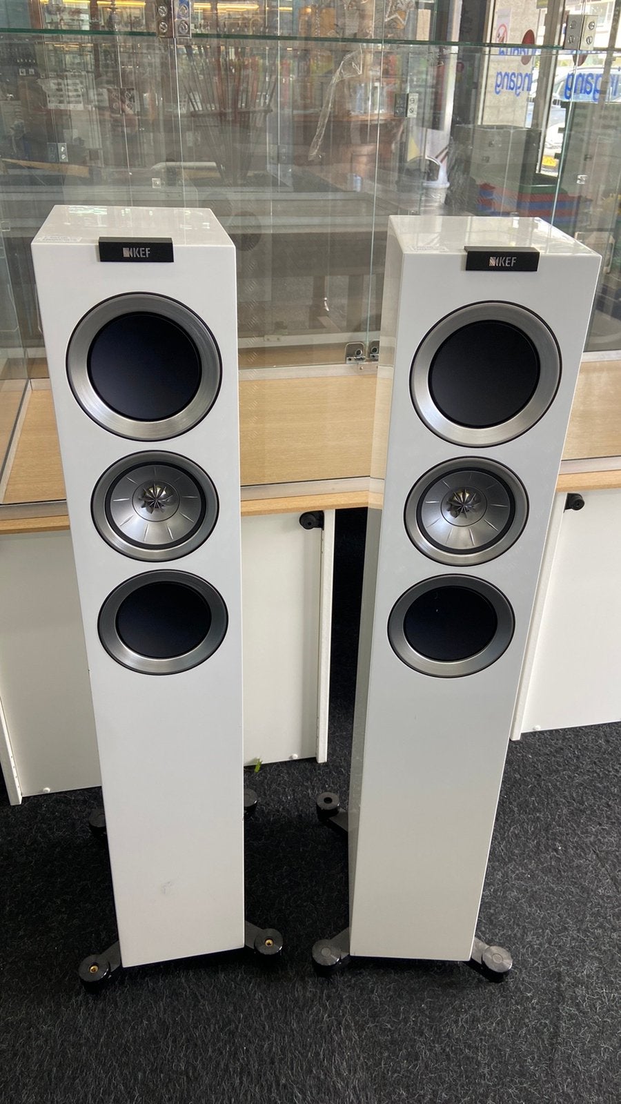 KEF R500 Toren set Speakers - Gebruikt met kleine schade