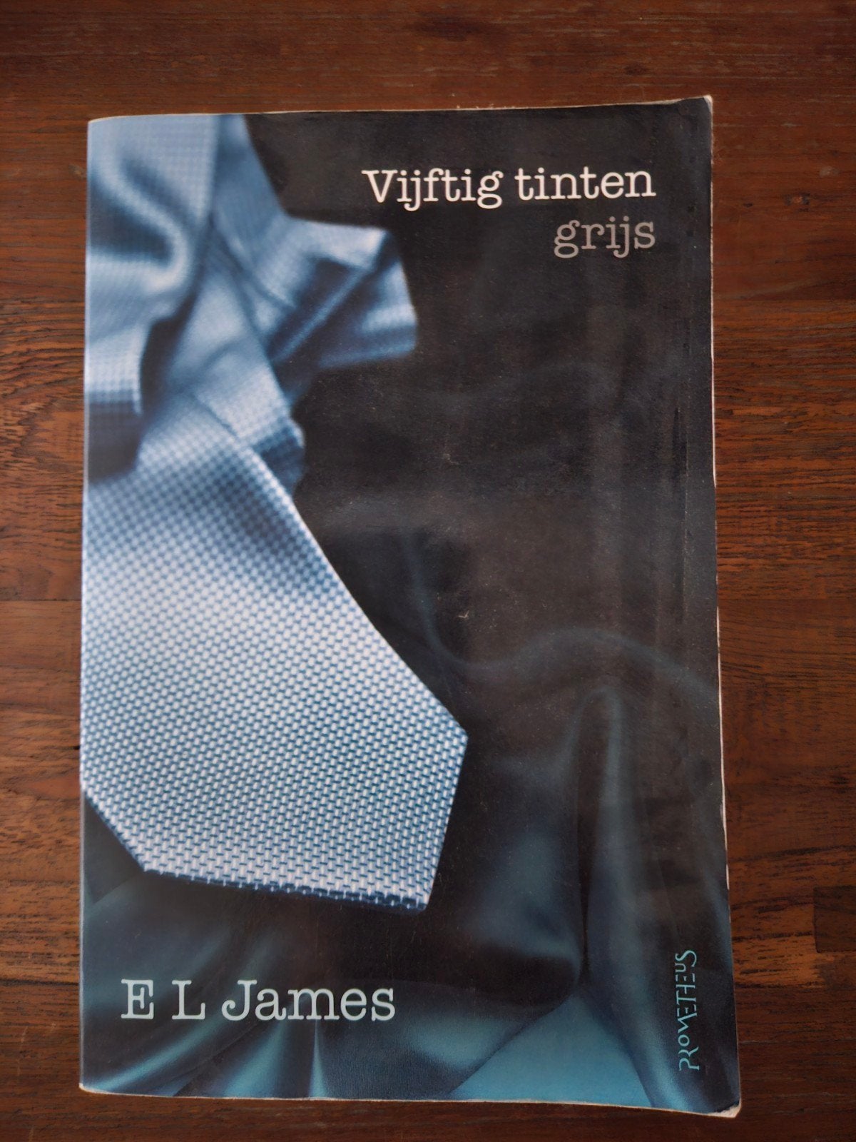 Boek: Vijftig tinten grijs - E.L. James (Boek), Gelezen, E.L. James, Ophalen of Verzenden, Nederland