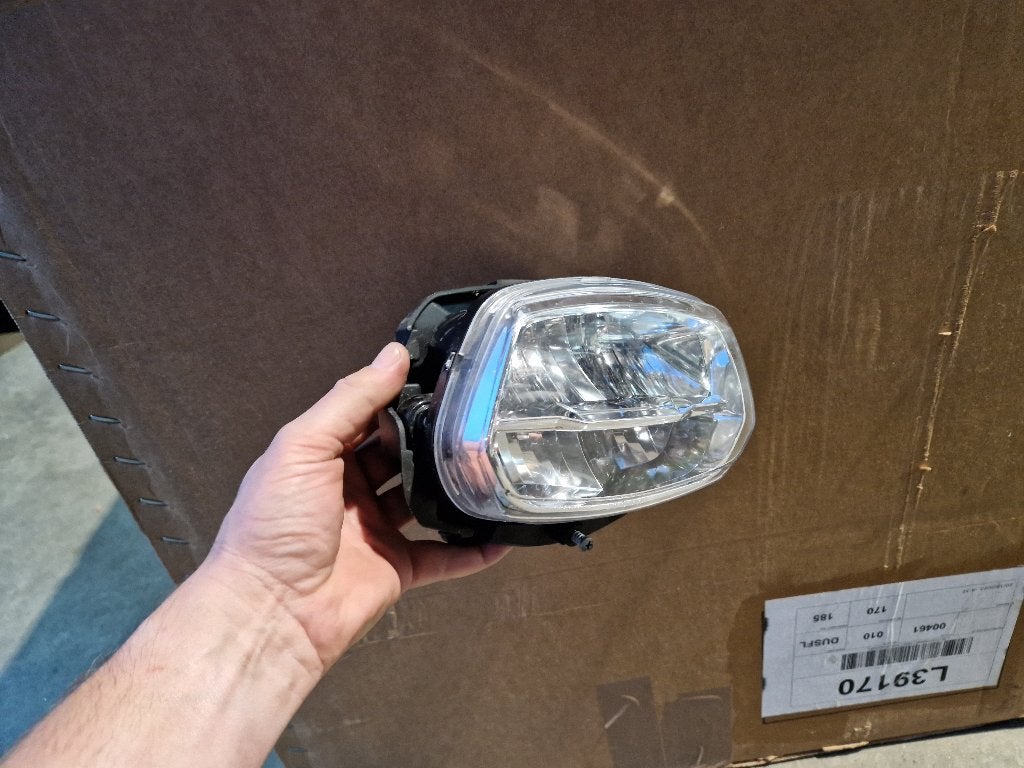 LED koplamp vespa sprint euro 4 / euro 5 modellen NIEUW TYPE, Ophalen, Zo goed als nieuw, Koplamp, Vespa
