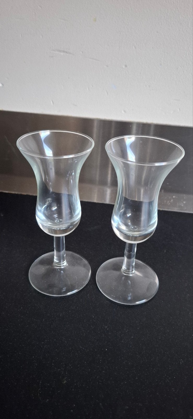 Diverse glazen: likeur, cognac, bier en borrelglaasjes, Ophalen