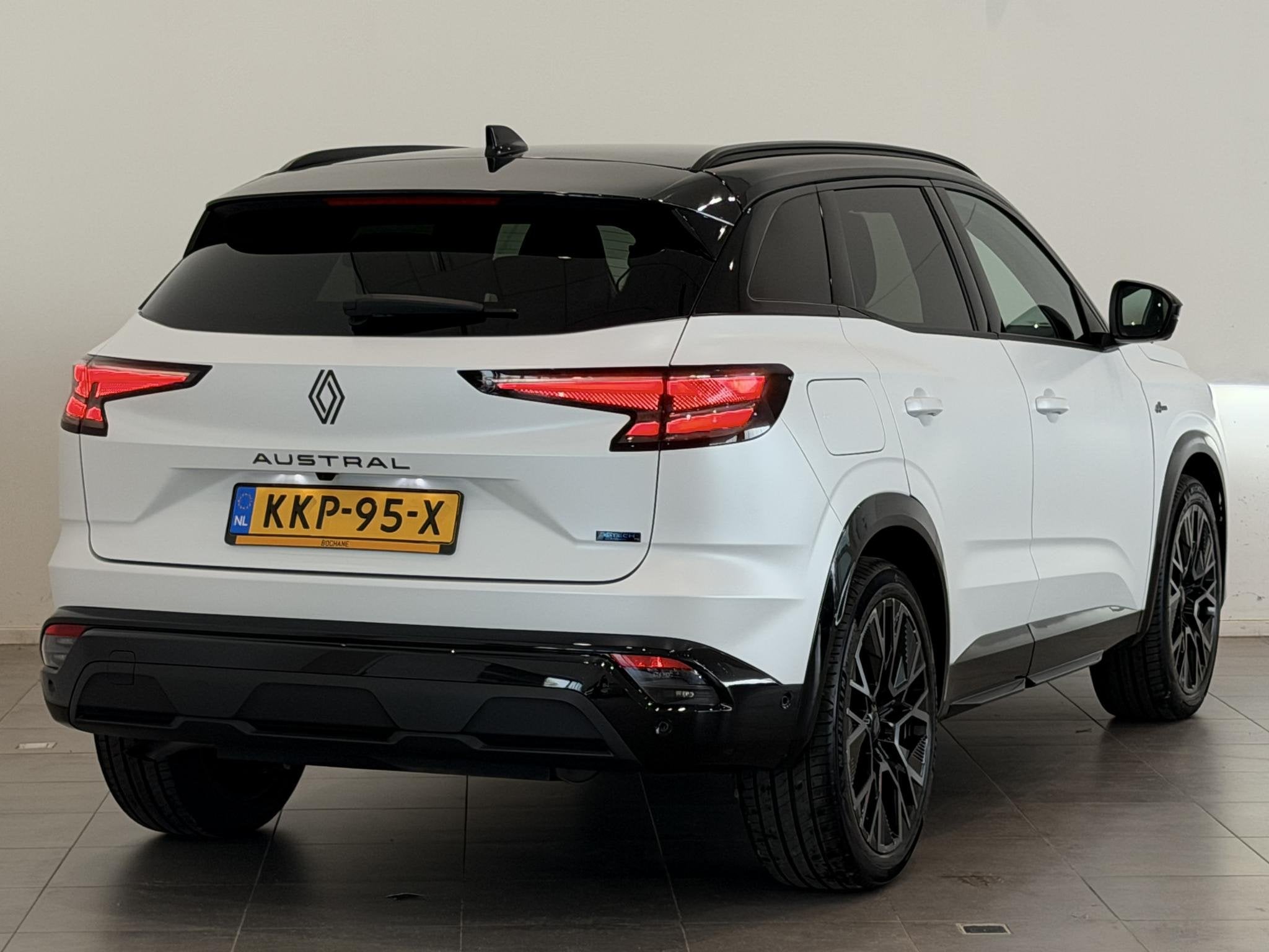 Renault Austral 1.2 E-Tech Full Hybrid 200 Esprit Alpine | 3, Gebruikt, 1199 cc, Automatische klimaatregeling, Wit